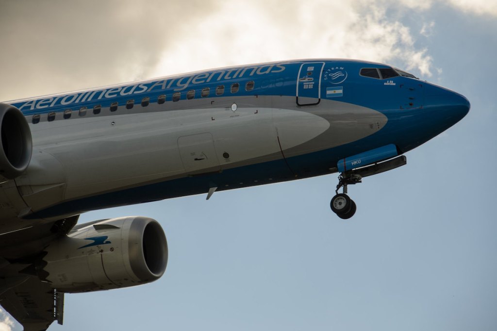 An Aerolineas Argentinas 737 takes off